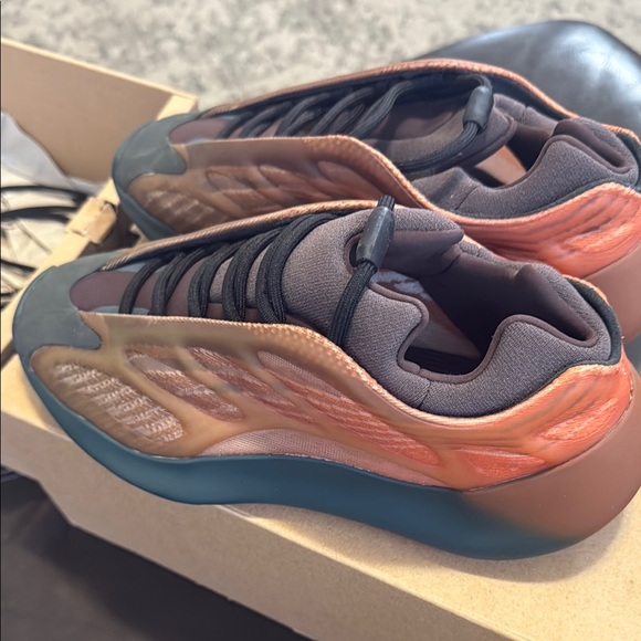 Yeezy 700 V3 in Orange and Teal - Picture 7 of 8